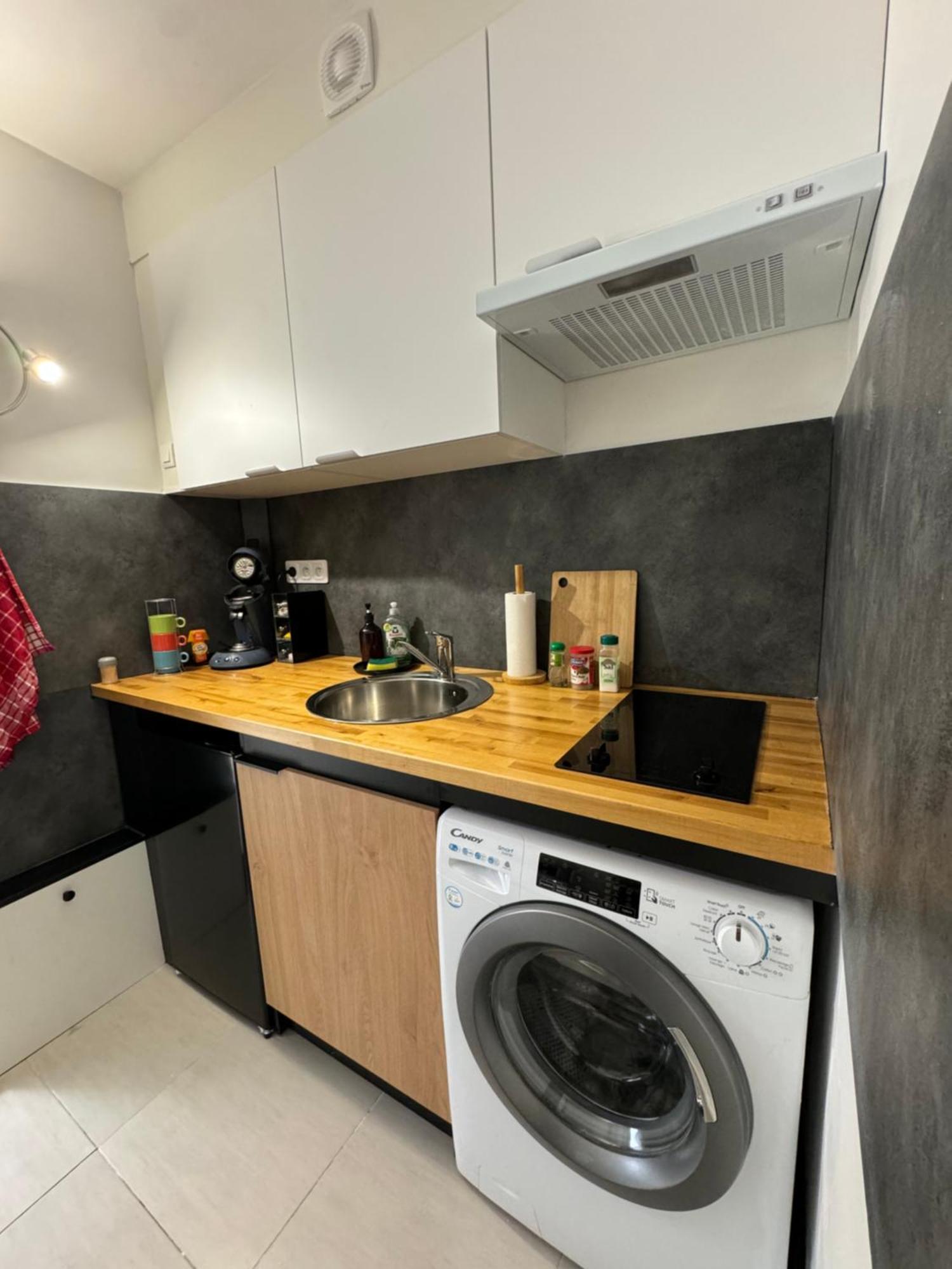Appartement Grand Studio, Parking Prive, Cuisine Separee *